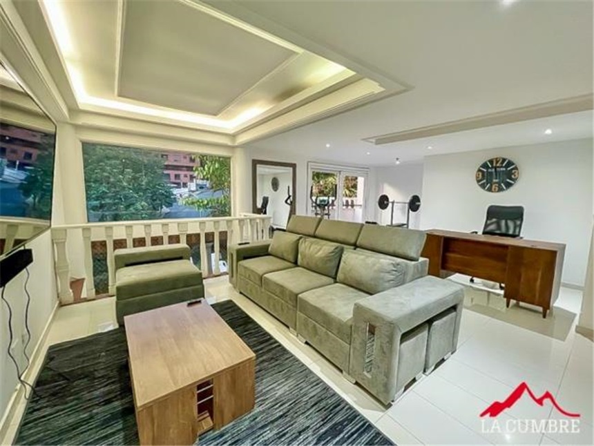 Casa en venta en El Poblado, Medellín