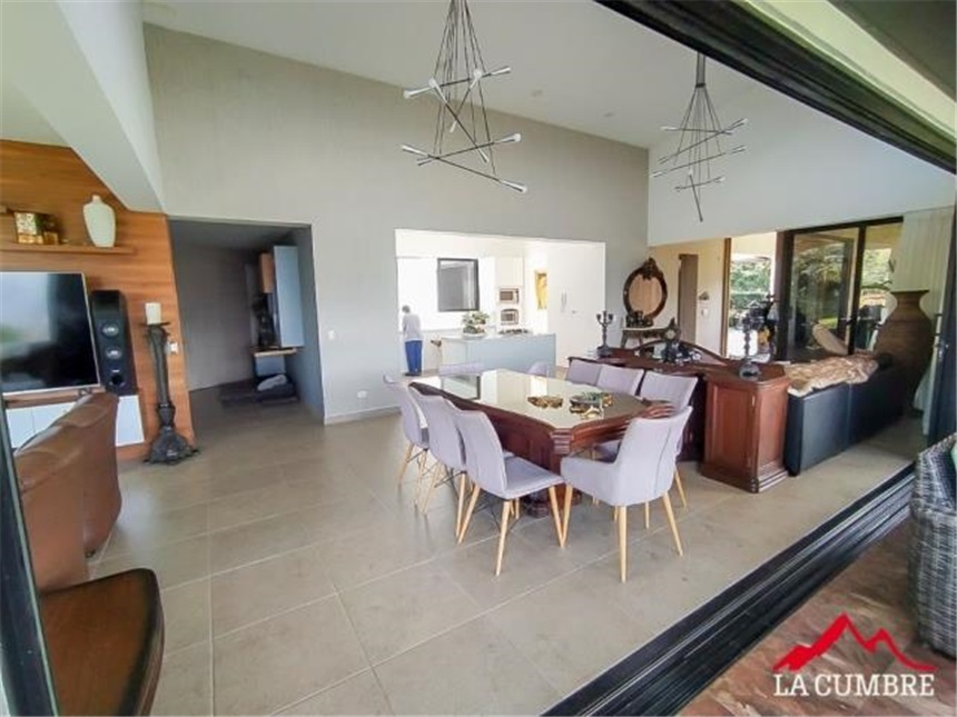 Casa de 5 alcobas en venta en Escobero, Envigado, 300 m² · foto 10 de 18