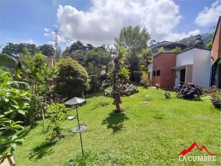Casa de 5 alcobas en venta en Escobero, Envigado, 300 m² · foto 4 de 18