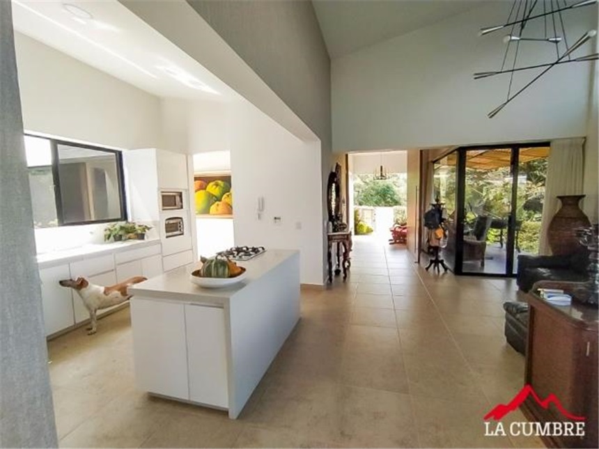 Casa de 5 alcobas en venta en Escobero, Envigado, 300 m² · foto 11 de 18