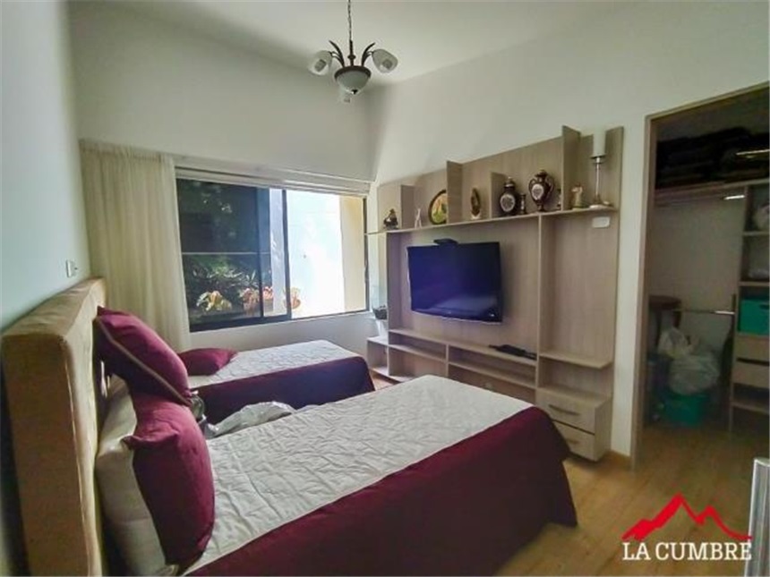 Casa de 5 alcobas en venta en Escobero, Envigado, 300 m² · foto 16 de 18