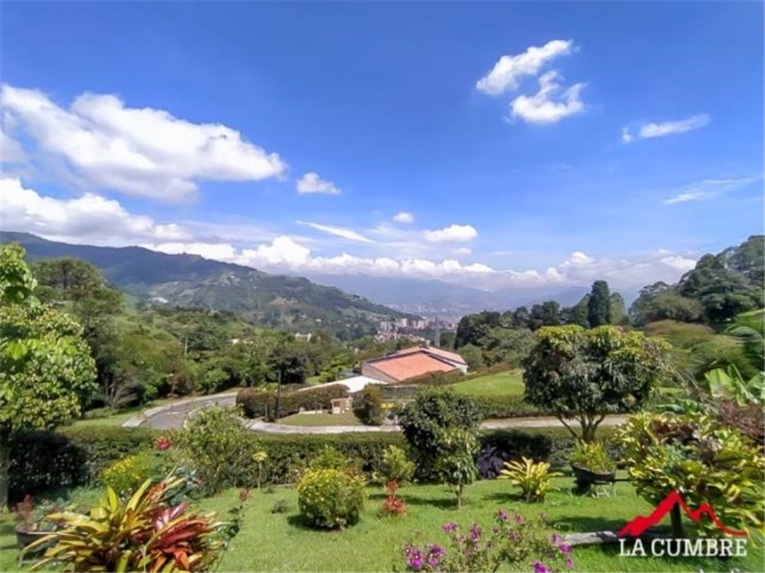 Casa de 5 alcobas en venta en Escobero, Envigado, 300 m² · foto 5 de 18