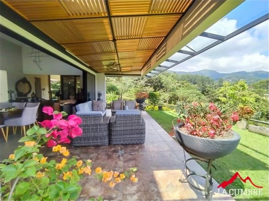 Casa de 5 alcobas en venta en Escobero, Envigado, 300 m² · foto 8 de 18