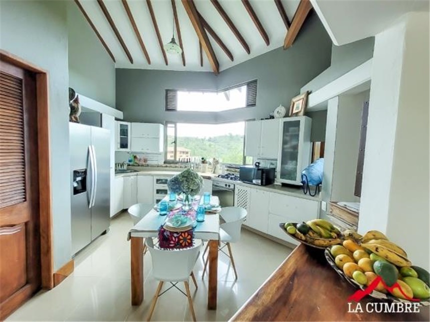 Casa de 4 alcobas en venta en Escobero, Envigado, 400 m² · foto 6 de 24