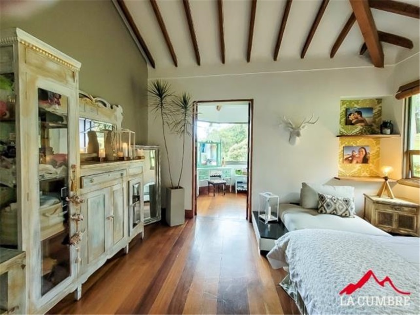 Casa de 4 alcobas en venta en Escobero, Envigado, 400 m² · foto 13 de 24