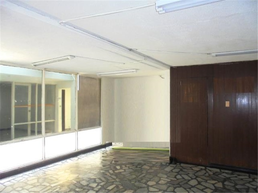 Local en Arriendo - Más