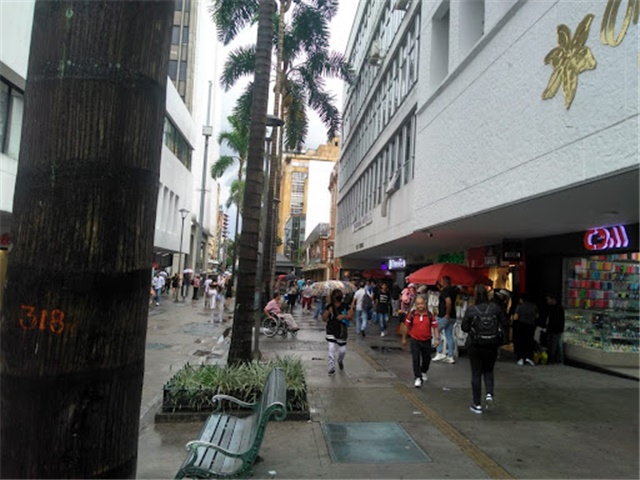 Local en arriendo en La Candelaria, Medellín, 28 m² · foto 12 de 14