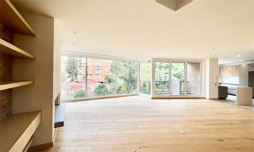 Apartamento de 3 alcobas en venta en Chico, Bogotá, 248 m² · foto 4 de 24