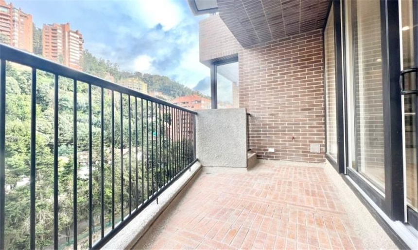 Apartamento de 3 alcobas en venta en Chico, Bogotá, 248 m² · foto 10 de 24