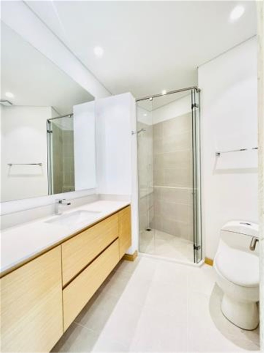 Apartamento de 3 alcobas en venta en Chico, Bogotá, 248 m² · foto 16 de 24