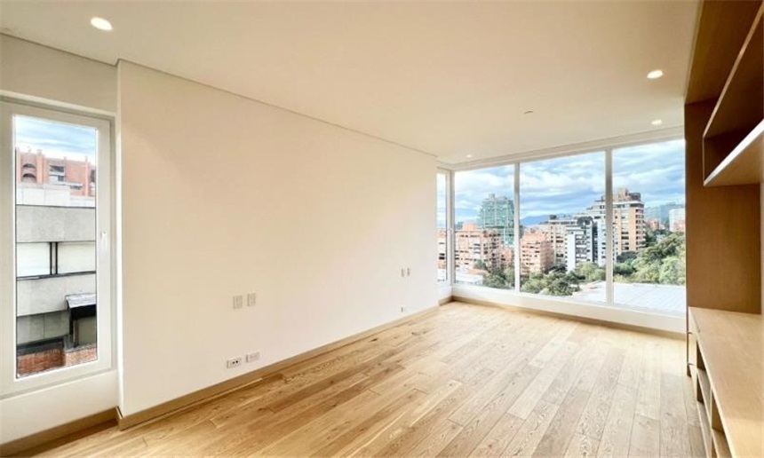 Apartamento de 3 alcobas en venta en Chico, Bogotá, 248 m² · foto 8 de 24
