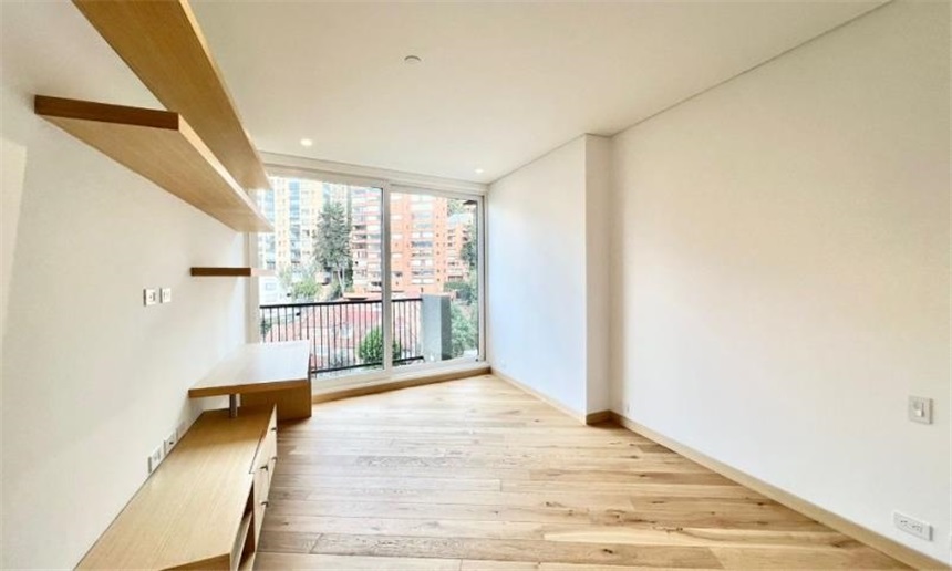 Apartamento de 3 alcobas en venta en Chico, Bogotá, 248 m² · foto 14 de 24