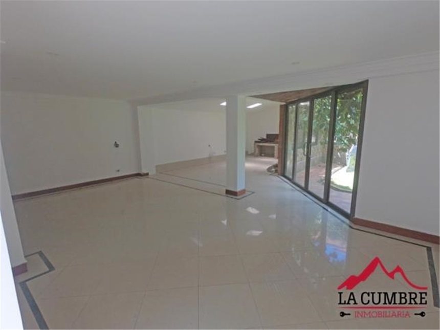 Casa en arriendo en El Poblado, Medellín · foto 2 de 7