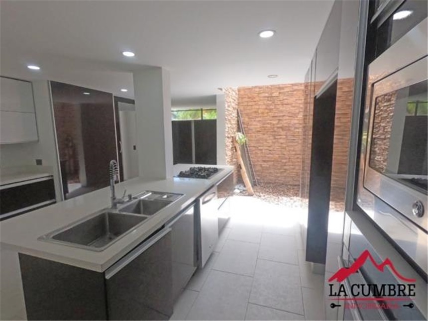 Casa en arriendo en El Poblado, Medellín · foto 4 de 7