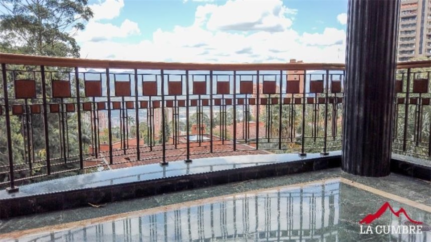 Casa de 4 alcobas en venta en El Tesoro, Medellín, 500 m² · foto 9 de 12