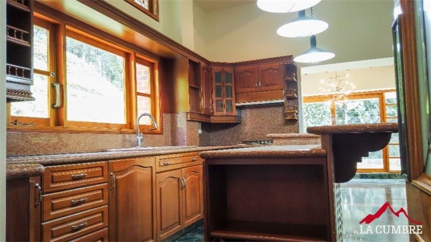 Casa de 4 alcobas en venta en El Tesoro, Medellín, 500 m² · foto 4 de 12