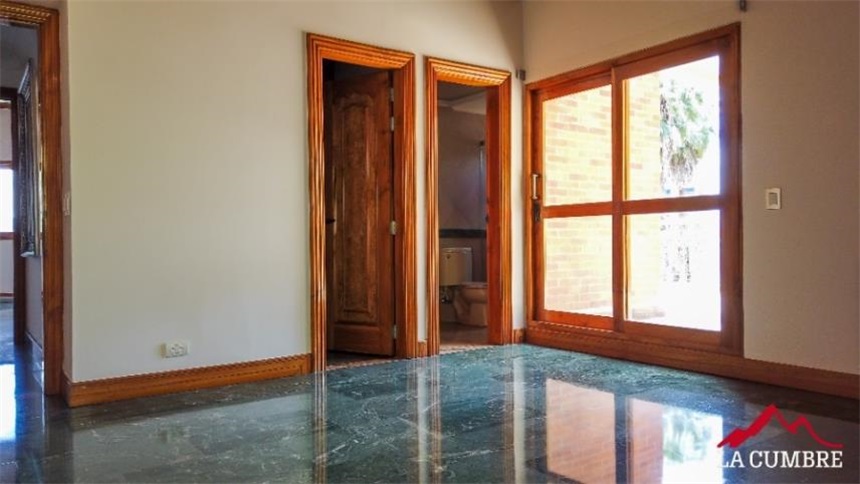 Casa de 4 alcobas en venta en El Tesoro, Medellín, 500 m² · foto 8 de 12