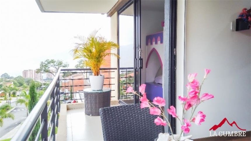 Casa de 3 alcobas en venta en Loma El Atravesado, Envigado, 213 m² · foto 10 de 10
