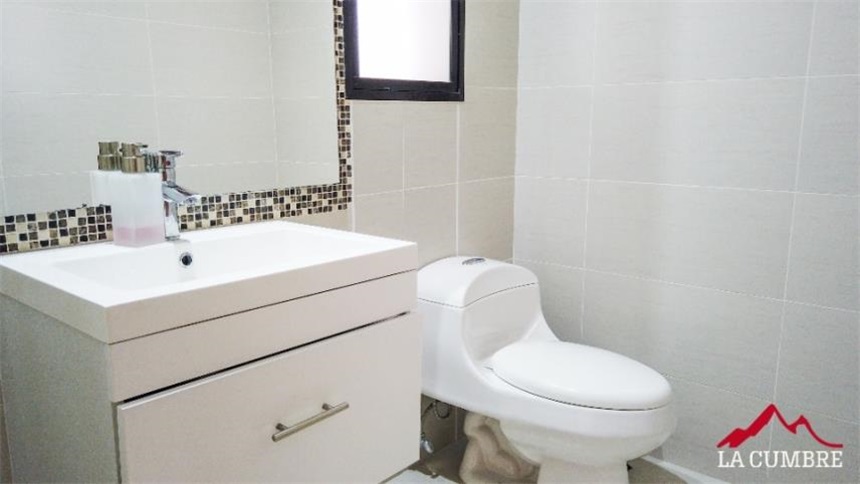 Casa de 3 alcobas en venta en Loma El Atravesado, Envigado, 213 m² · foto 8 de 10