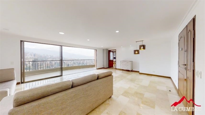Apartment for sale in El Poblado, Medellín 2
