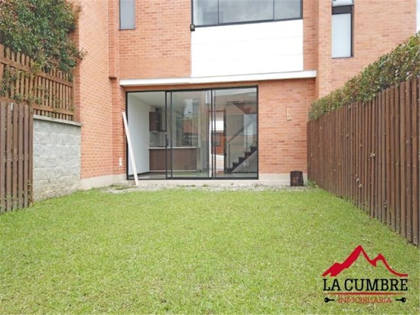 3BR House in Loma del Esmeraldal (186 m²) - 3