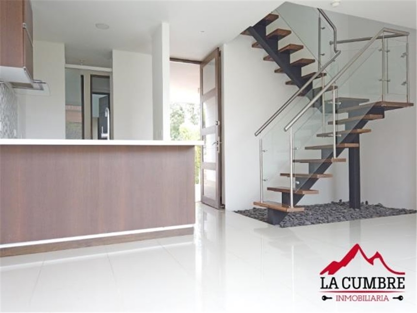 3BR House in Loma del Esmeraldal (186 m²)