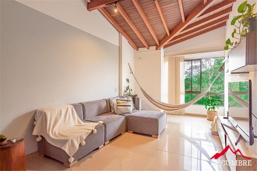 Casa de 3 alcobas en venta en El Tesoro, Medellín, 238 m² · foto 9 de 13