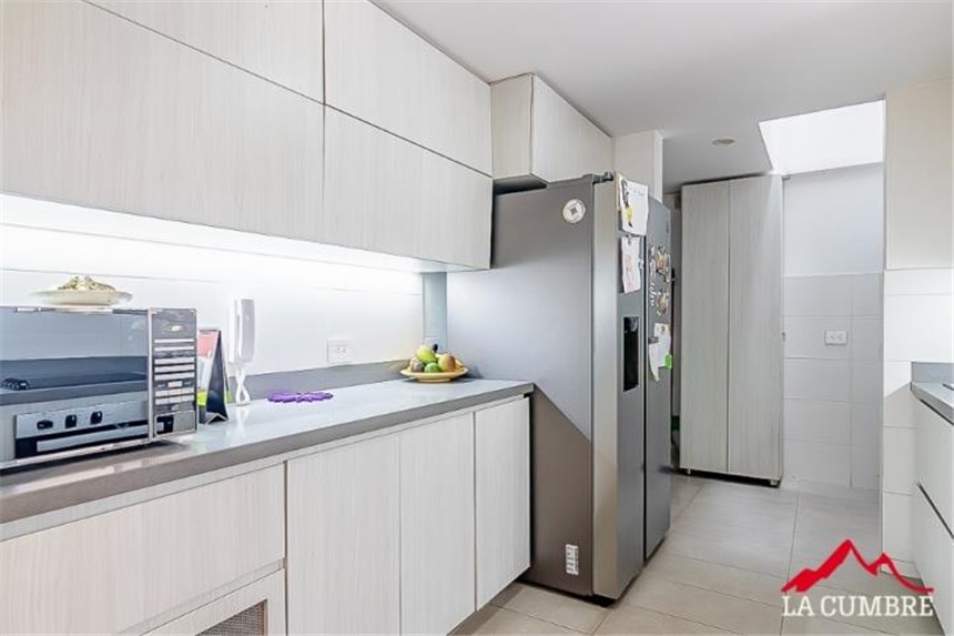 Casa de 3 alcobas en venta en El Tesoro, Medellín, 238 m² · foto 7 de 13