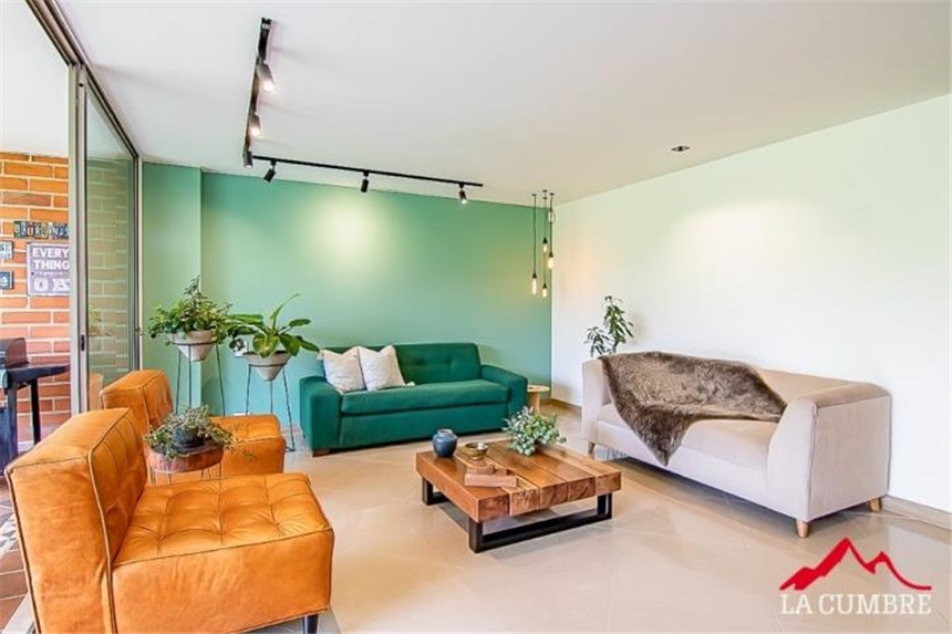 Casa de 3 alcobas en venta en El Tesoro, Medellín, 238 m² · foto 5 de 13