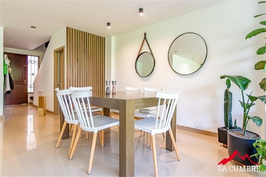 Casa de 3 alcobas en venta en El Tesoro, Medellín, 238 m² · foto 8 de 13