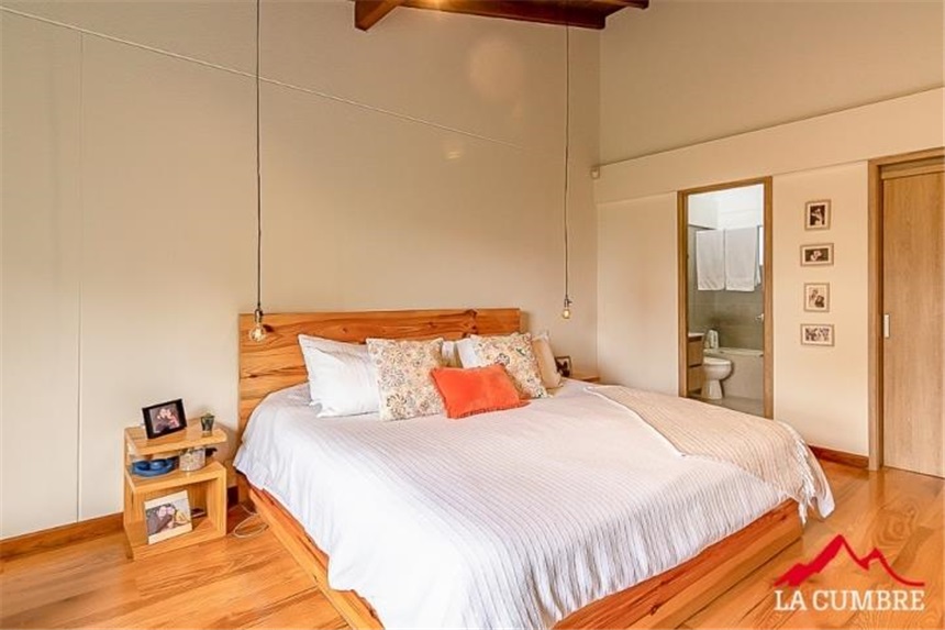 Casa de 3 alcobas en venta en El Tesoro, Medellín, 238 m² · foto 11 de 13