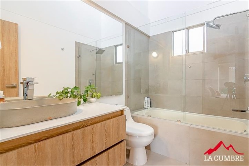 Casa de 3 alcobas en venta en El Tesoro, Medellín, 238 m² · foto 13 de 13