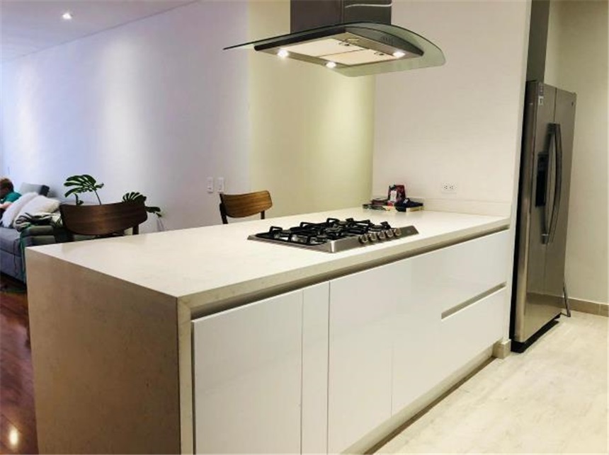 Piso – Bogotá, Santa Bárbara, Localidad Usaquén - Más