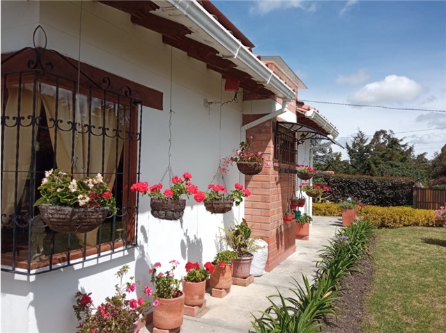Casa de 4 alcobas en venta en Quitasol, Bello, 270 m² · foto 5 de 24