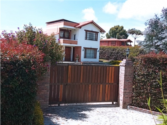 Casa de 4 alcobas en venta en Quitasol, Bello, 270 m² · foto 6 de 24