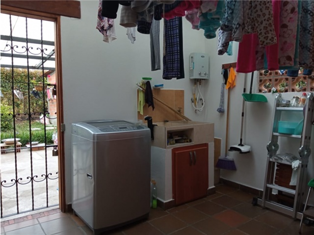Casa de 4 alcobas en venta en Quitasol, Bello, 270 m² · foto 15 de 24