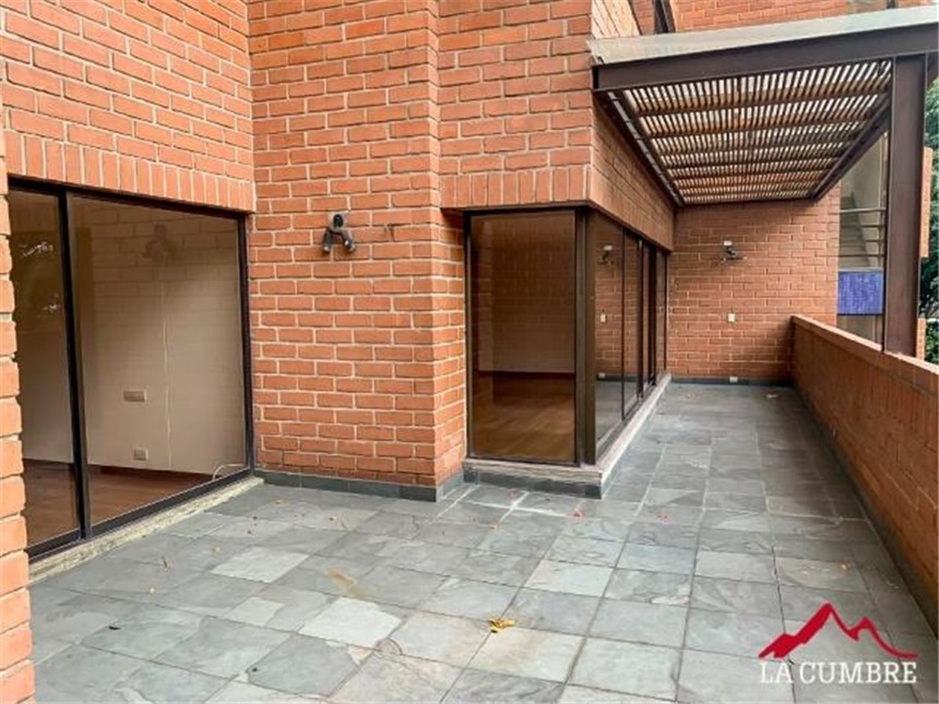 Apartment for sale in La candelaria, Medellín 2