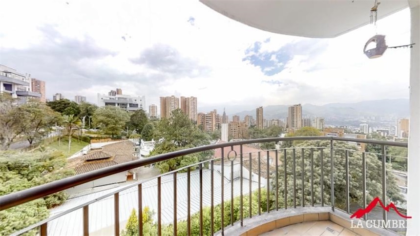 Apartamento de 3 alcobas en arriendo en Los Naranjos, Medellín, 116 m² · foto 2 de 10