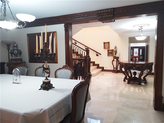 Casa de 5 alcobas en venta en El Campestre, Medellín, 650 m² · foto 3 de 19