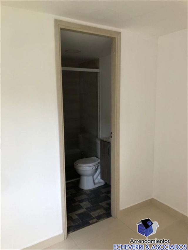 Apartamento de 2 alcobas en venta en San Jose, Sabaneta, 58 m² · foto 2 de 6