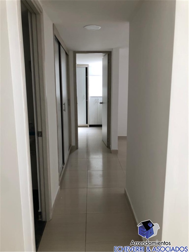Apartamento de 2 alcobas en venta en San Jose, Sabaneta, 58 m² · foto 3 de 6
