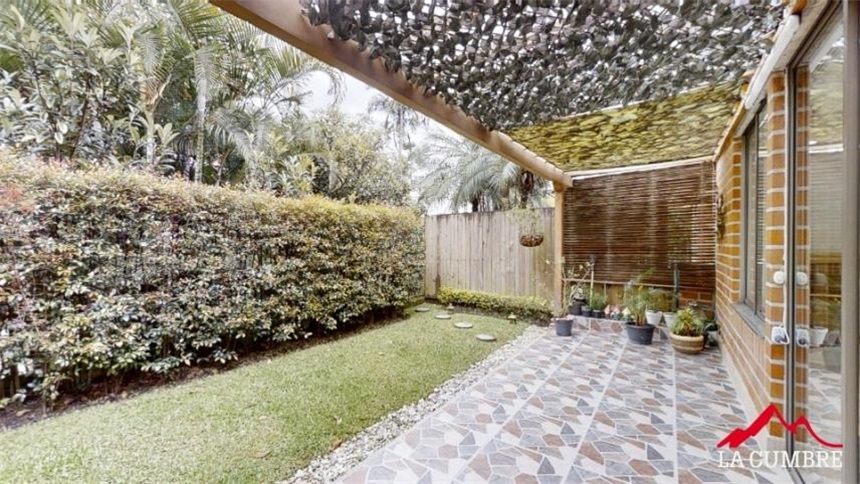 Casa en arriendo en El Poblado, Medellín · foto 2 de 14