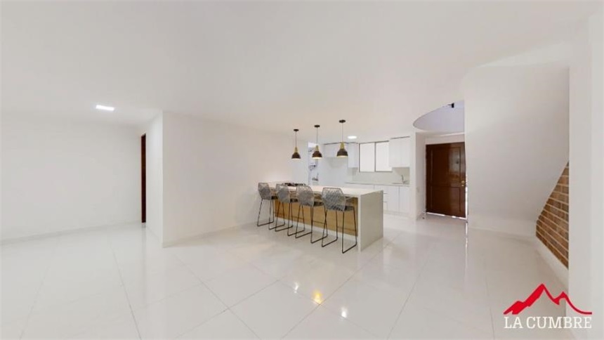 Casa en arriendo en El Poblado, Medellín · foto 5 de 14