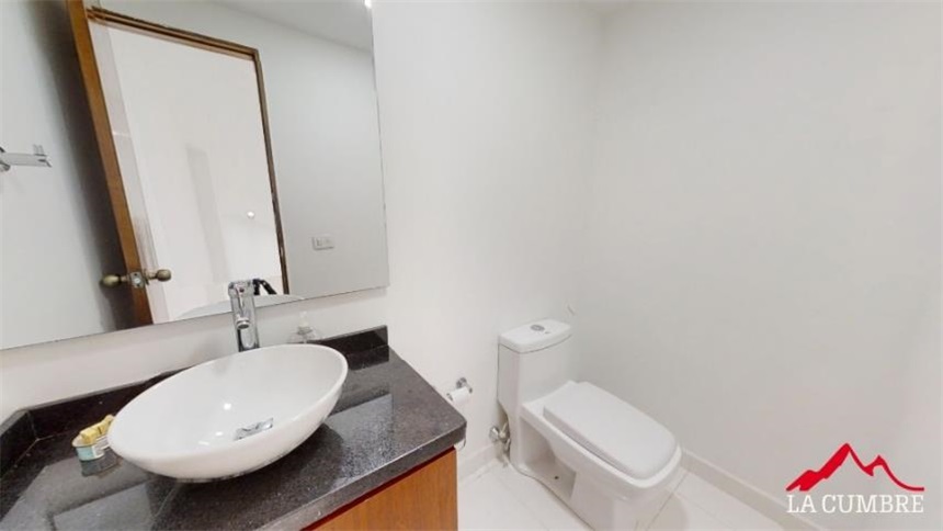 Casa en arriendo en El Poblado, Medellín · foto 9 de 14