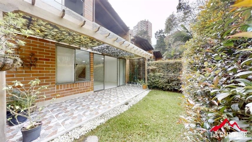 Casa en arriendo en El Poblado, Medellín · foto 3 de 14