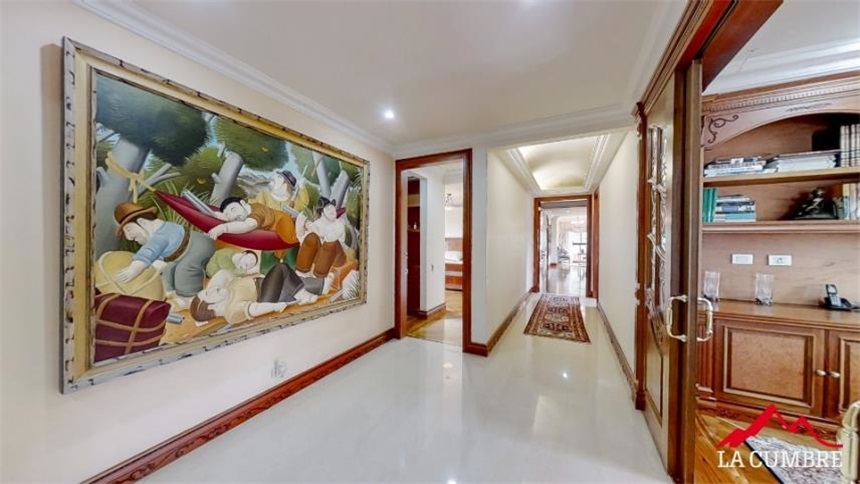 Apartamento de 4 alcobas en arriendo en Los Naranjos, Medellín, 434 m² · foto 8 de 11