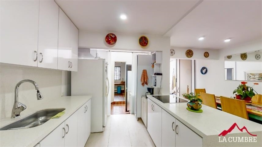 Casa de 3 alcobas en venta en Loma De Las Brujas, Envigado, 133 m² · foto 5 de 10