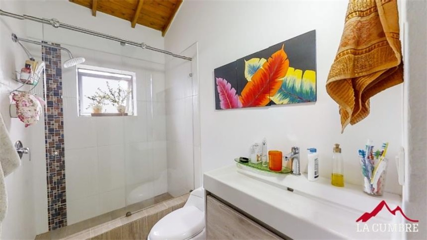 Casa de 3 alcobas en venta en Loma De Las Brujas, Envigado, 133 m² · foto 10 de 10