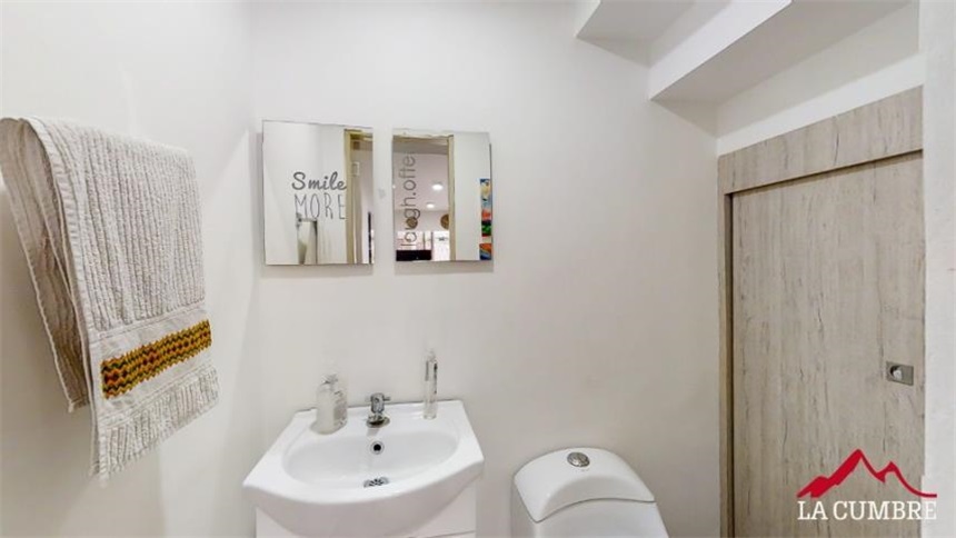 Casa de 3 alcobas en venta en Loma De Las Brujas, Envigado, 133 m² · foto 8 de 10