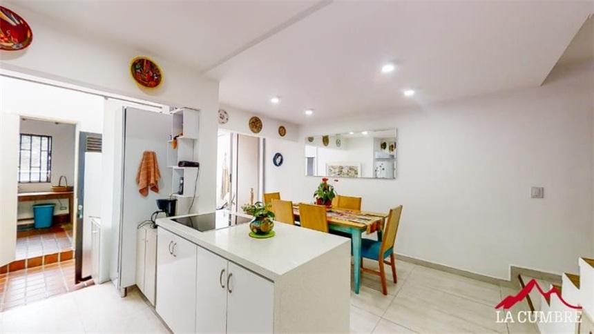 Casa de 3 alcobas en venta en Loma De Las Brujas, Envigado, 133 m² · foto 6 de 10